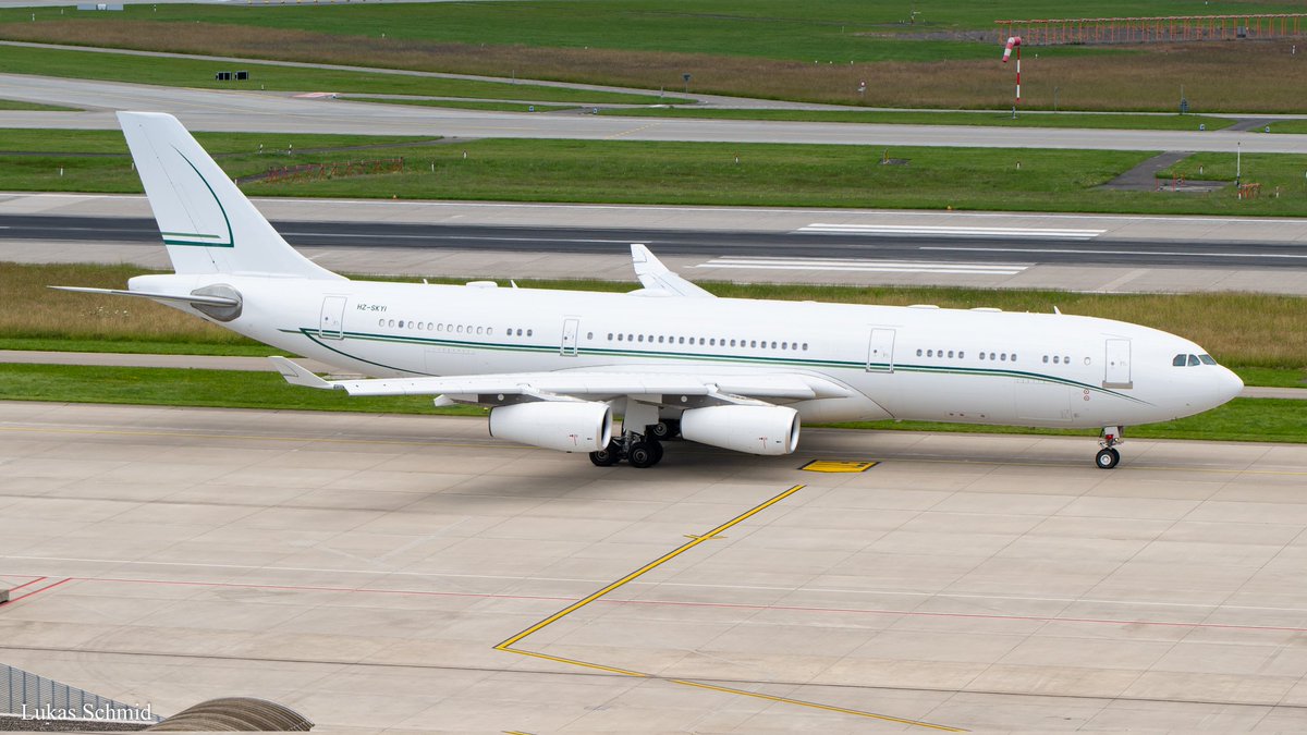 aviation_schmid's tweet photo. Alpha Star / Airbus A340-200 / HZ-SKY1 / ZRH - 16.6.24

#AvGeek #planespotting #planes #planespotter #aviation #aviationphotography #spotting #ZRH #ZRHAirport #ZRHmovements #alphastar #airbus #a342 #hzsky1 https://t.co/Xxa5vF1vEX