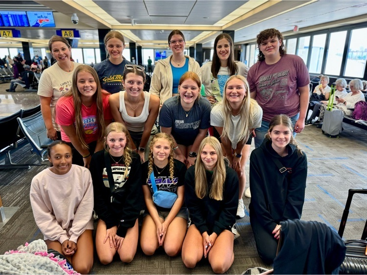 BCBraves's tweet photo. And they’re off! These FCCLA members are ready for Nationals in Seattle! ✈️ https://t.co/q5nSRycNxv