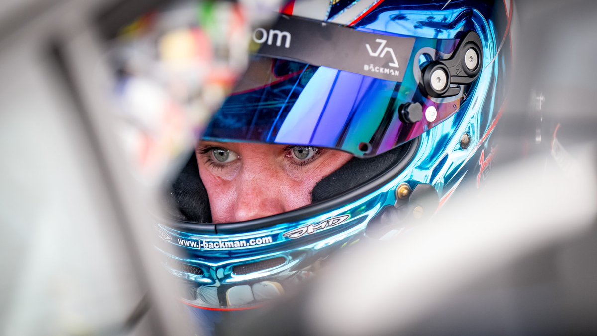 Unreal feeling to try <a href="/lamborghini/">Lamborghini</a> for the first time today at @ljungbyhedsmotorbana, tomorrow we go again with two time attacks 🤩🚀

📸: @svalinsfoto_ 

#premiumsupergtscandinavia #lamborginisupertrofeo