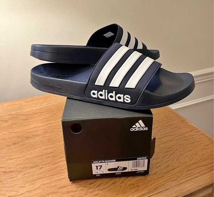Chinelo Adilette Shower adidas

Por: R$80 🔥  
(Com cupom: FEBITT)

Link: mercadolivre.com/sec/1tZthnT 

Achado na loja oficial do Ml