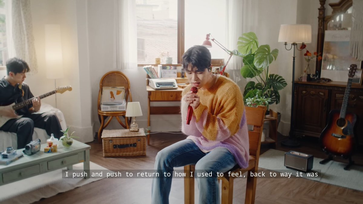 withjunhoeina's tweet photo. #JUNHOE - 빌어 Live Performance Clip already has english subs! which lyrics caught your attention the most?

🔗https://t.co/GH05NDu2HU

빌어 LIVE PERFORMANCE
#멍 #JU_NE_BRUISE_D4 #JU_NE_1ST_SOLO
@JUNE_GOZARU_JP @iKONIC_143 https://t.co/HkVhSq8o6N