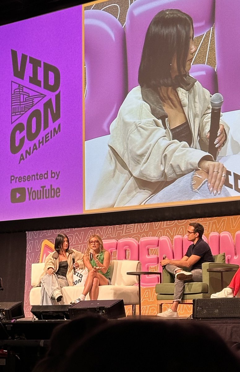 cloud64official's tweet photo. vidcon was awesome!! https://t.co/gjK10U7SHj
