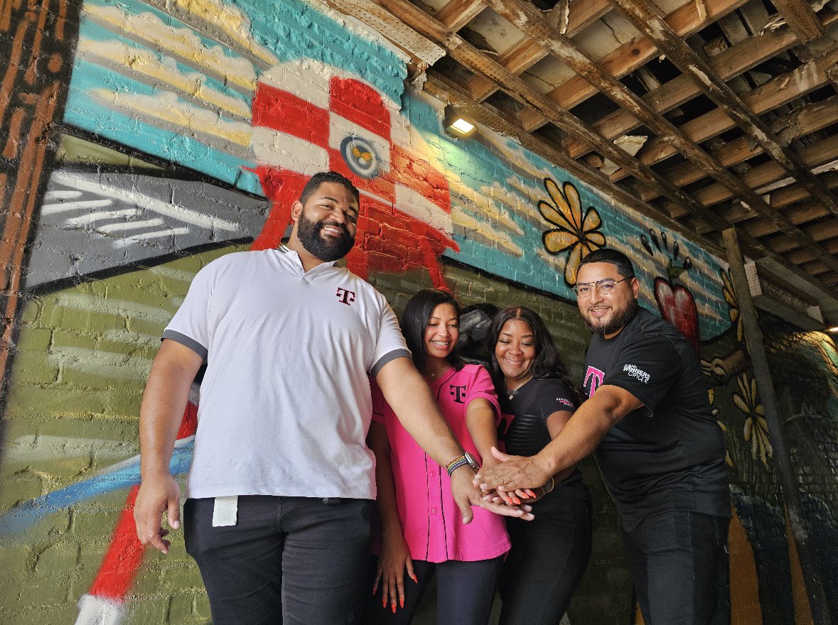 msolivia22's tweet photo. Greenville MS Hometown Grant! I couldn’t ask for a better set of peers + boss. This is Mississippi. North Central, South Central, North, and Central MS. I love all coming together to show support! This is what it’s all about…. Togetherness. https://t.co/Ml2EXv4Omk
