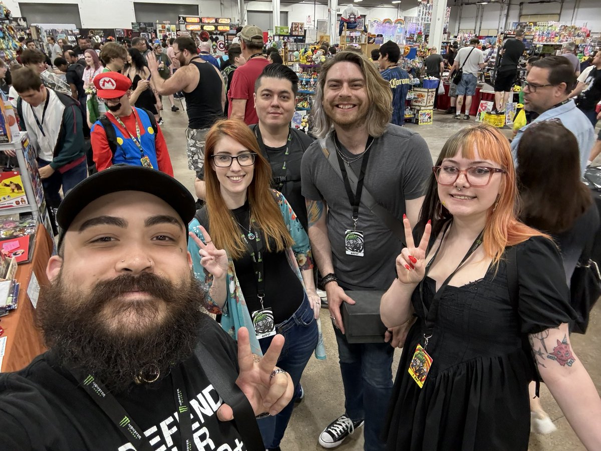 Was so nice seeing friends today! 

Heading home now and back here tomorrow for day 2 with <a href="/MaeBeMorty/">Morticia Mae</a> !!