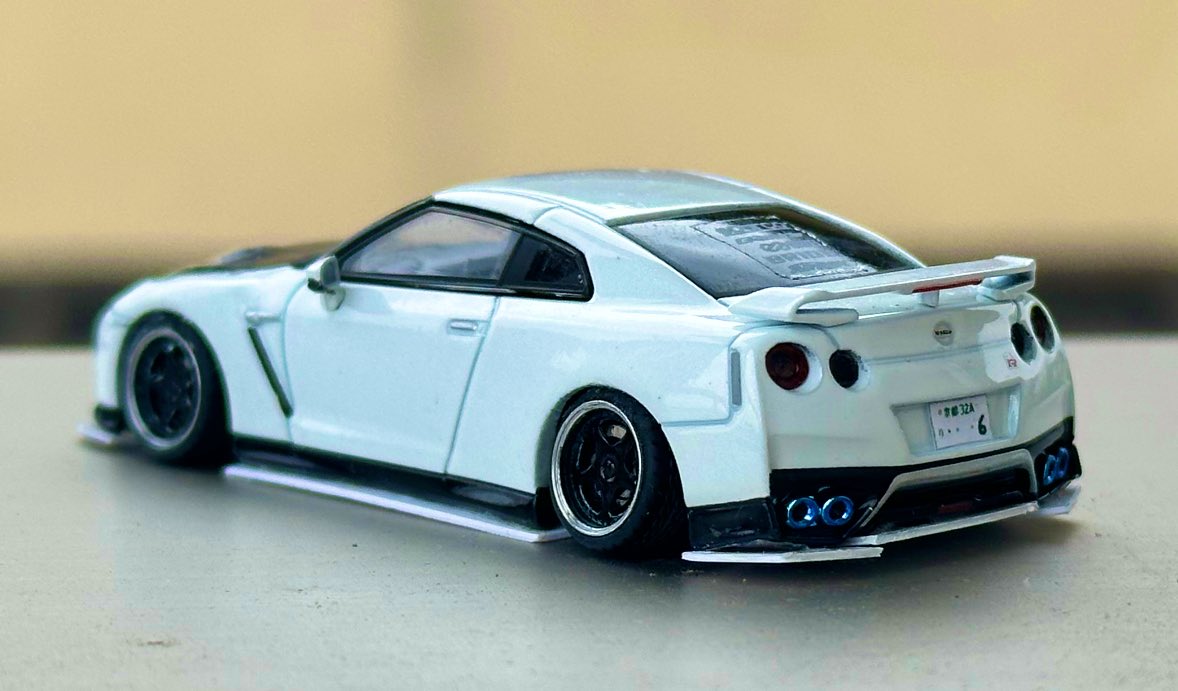 YO7VOW3kqbUSpZY's tweet photo. ホイールはやっぱり黒だね!
引き締まって見える👀
#Nissan #gtr #r35 #後期 #ミニカー #ミニカーカスタム #164scale #164scalecustom #vip #オリジナルカスタム #フルエアロ #おすすめ #車好きと繋がりたい https://t.co/tnUwg8fBHh