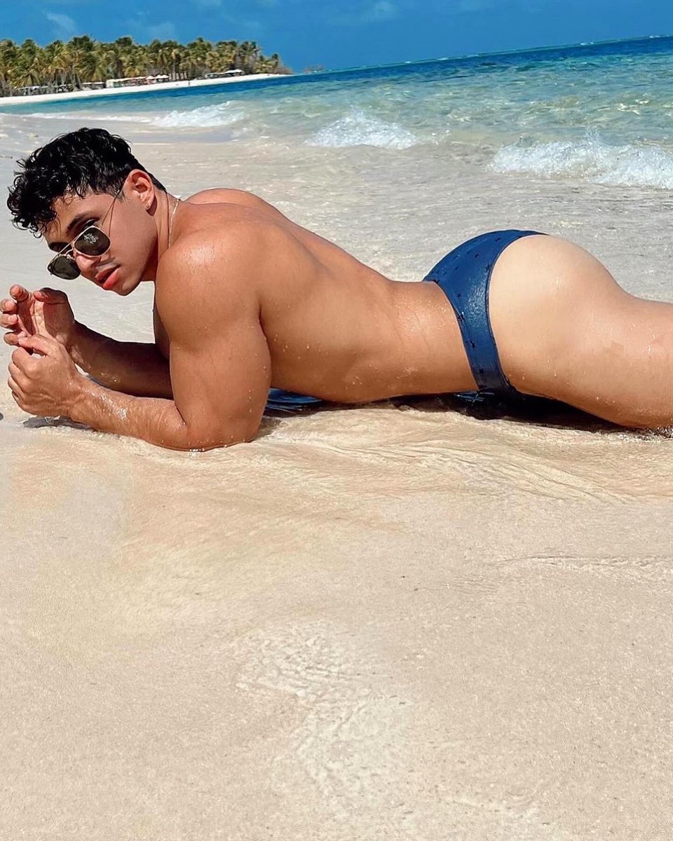 Rene Gonzalez Byken’s pics and videos