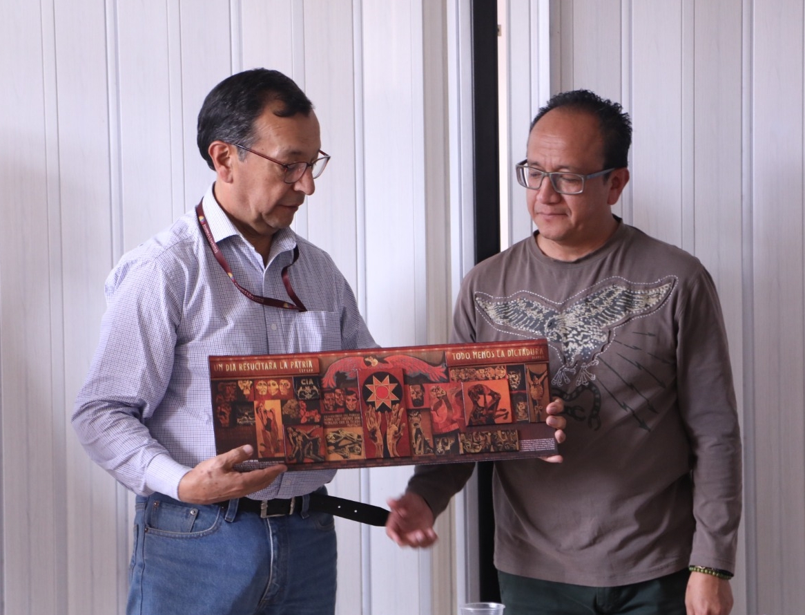 .<a href="/PatricioVivasP/">Patricio Vivas</a>

⏰Tras 41 años de periodismo legislativo, comunicador deja sus funciones en la Asamblea Nacional.  

En su trayectoria, además de su trabajo en la Legislatura, su talento periodístico fue requerido por varios medios nacionales e internacionales. 🤝