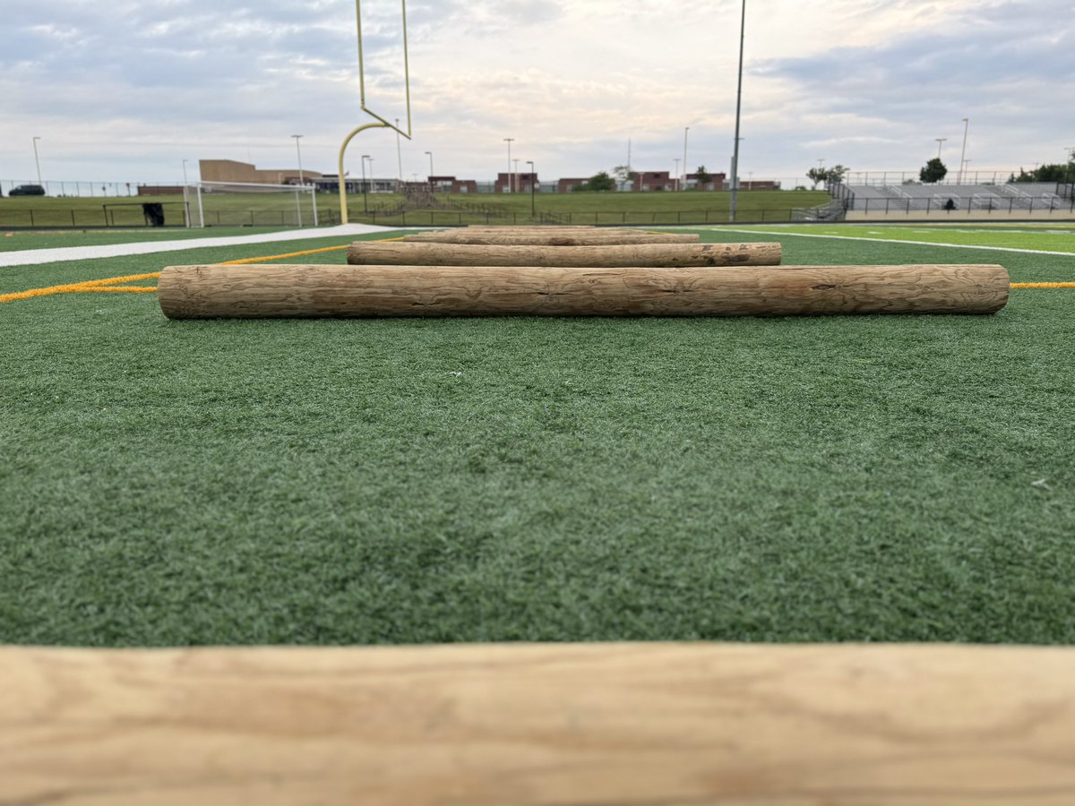 Coach_Hoff_67's tweet image. @IThawksfootball 
#HawkBUDS 
#ClassVI

FINAL PIECES  SET