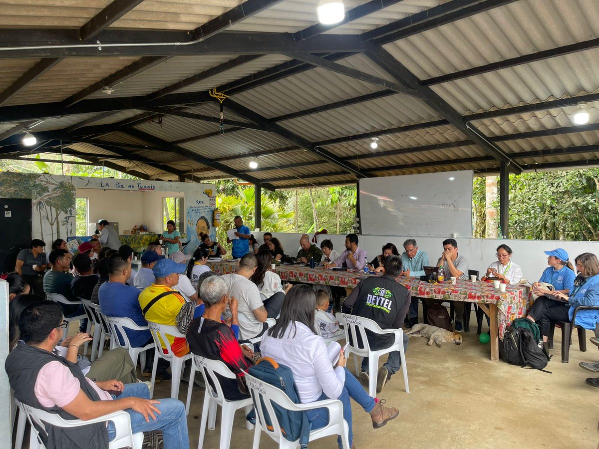 CNRCOMUNES's tweet photo. #Atención En respuesta a las recientes amenazas que han recibido las y los #FirmantesDePaz de Miravalle, participamos del Puesto de Mando Unificado por la Vida #PMUV buscamos garantías de vida ante la grave situación de desplazamiento forzado que afecta el territorio.