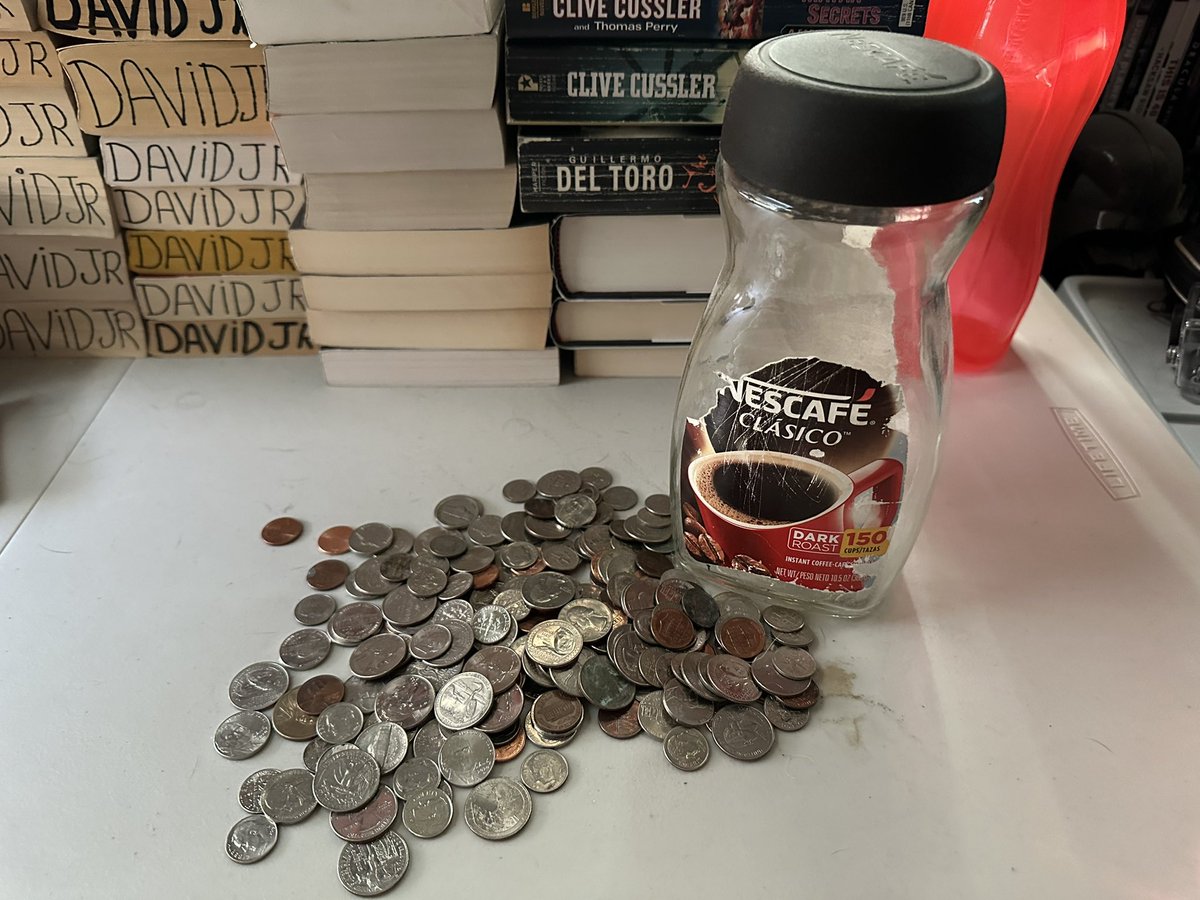 MrBear1488's tweet image. I’m so broke that I have to tap into my saved change, in order to get a Coke Zero and a slice of pizza from 7-Eleven #sparechange #nomoney #imsobroke #fuckmylife