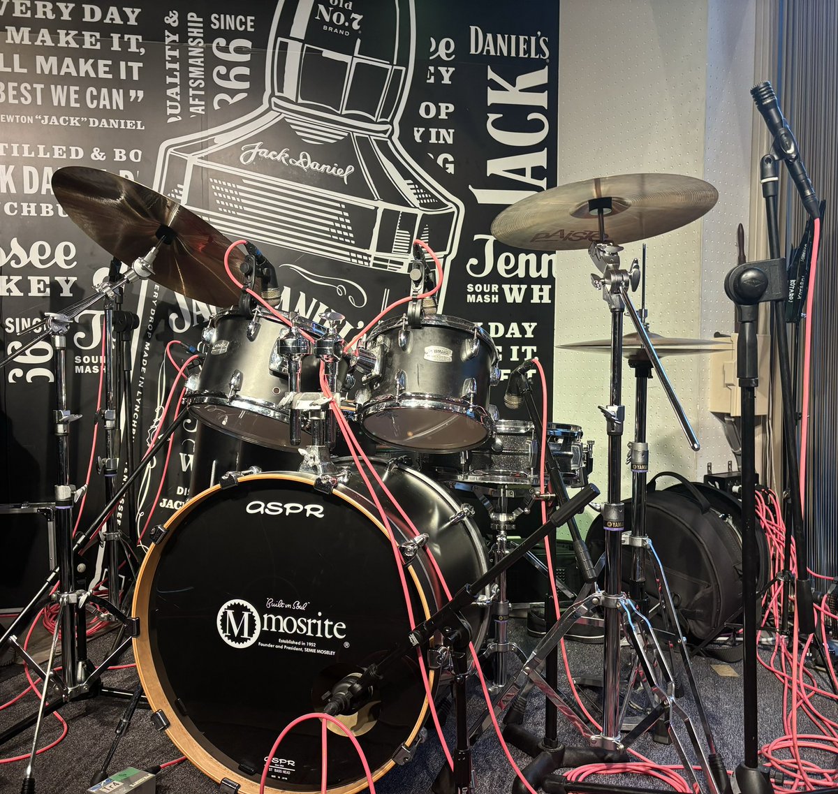 kotaro_drummer's tweet photo. 久しぶりのモズライトカフェ♪♪
#モズライトカフェ #MosriteCafe #神戸ハーバーランド #aspr #アサプラ #YamahaDrums https://t.co/Bvbx9VJVt2