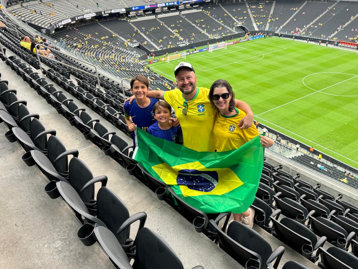 LutarTv's tweet photo. Let's go Brazil! https://t.co/VkicG9Sx9V