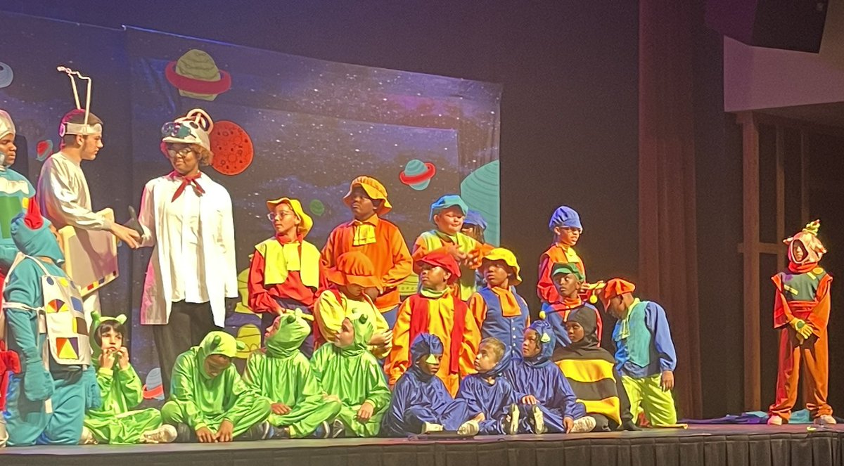 scsdoh's tweet photo. SCSD students finished their summer camps at The Dome tonight with a performance of Gulliver’s Travel produced by Missoula Children’s Theater. #Bravo #TheArts #TheDome #MoreToOffer https://t.co/syXn5Atki8