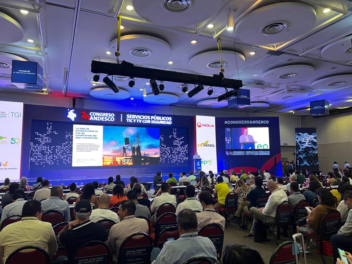 Nuestro presidente ejecutivo, <a href="/sergiodigra/">Sergio DiazGranados</a>, participó en el cierre del #CongresoAndesco 2024 que se realizó en Cartagena🇨🇴, cuyo tema central fue Servicios Públicos, TIC y TV con Seguridad.

Presentó algunos retos y oportunidades que CAF ha identificado para la región en