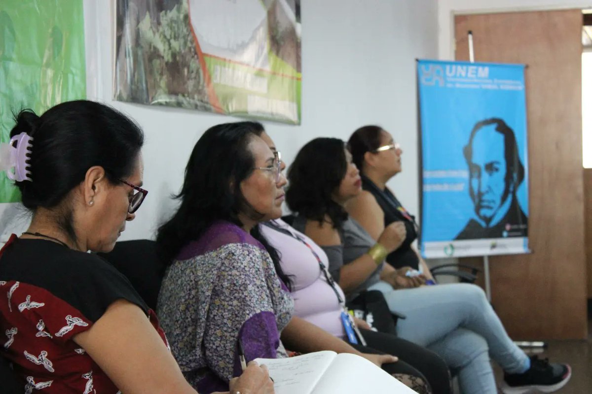 #Ahora 🗣️|| Continuamos desarrollando el Consejo Academico Nacional de la #UNEM, donde se habla sobre la organización académica, enfocada en la atención de los nuevos ingresos #OPSU y las diversas ofertas educativas que ofrece nuestra casa de estudios.

<a href="/NicolasMaduro/">Nicolás Maduro</a>