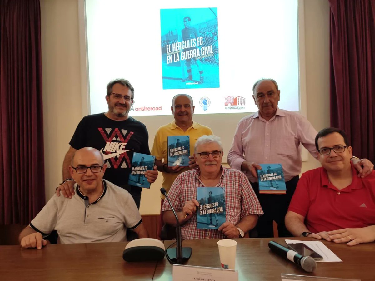 veteranoshcf's tweet photo. Los veteranos del Hércules de Alicante representados por Joseba Betzuen, José Antonio Palomino, Juan Antonio López Dols y Chacón, en la presentación del libro... El Hércules FC en la Guerra Civil. 
De Los escritores Josep Miquel García Martín y Luis Javier Hernández Munuera 📖🖊️ https://t.co/zLCKzSidlv