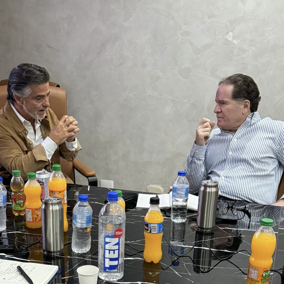 SlumanCarlos's tweet photo. Distribuidora Corripio es clave para que las bebidas del portafolio de #BelivCompany alcancen nuevos éxitos en República Dominicana.

Su fundador, Manuel, es un líder por quien siento una admiración y afecto enormes.

Fue una visita fabulosa con un equipo de trabajo excelente. https://t.co/HztqGmXJbo