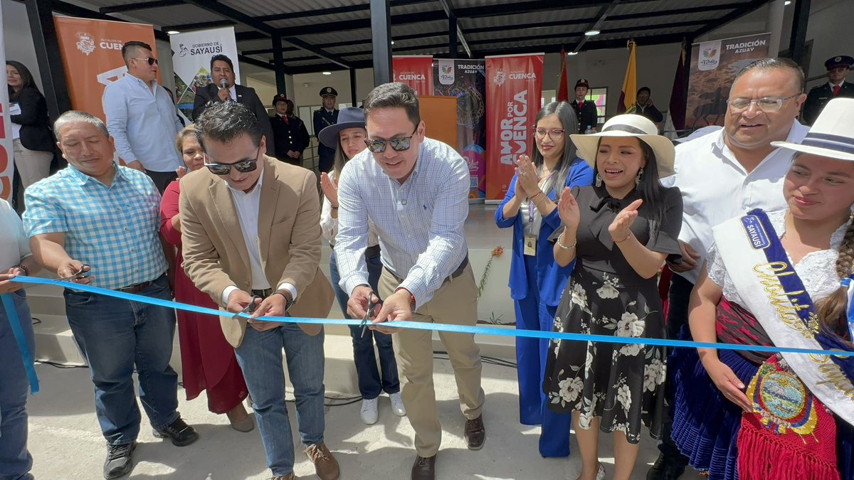 cuenca_dir_gob's tweet photo. 🏥 La parroquia de #Sayausí cuenta con un nuevo #Subcentro de Salud.
🎉Celebramos los 146 años de parroquialización de Sayausi, una Alcaldía #comprometida con la #Ruralidad
✅Además hemos ejecutado #obras de mejoramiento #vial en varios sectores
#OrgullosamenteCuencanos🫶🏻 https://t.co/D9ePNnsC6D