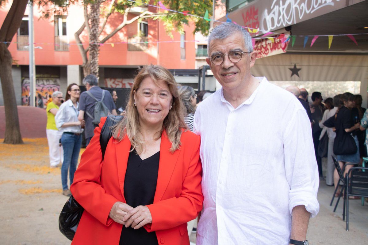 Avui és el darrer dia de l’ <a href="/EsteveRiambau/">Esteve Riambau</a> com a director de la <a href="/filmotecacat/">Filmoteca Catalunya</a>, però no ens acomiadem, perquè sabem que sempre serà a prop, això és casa seva.

Gràcies, Esteve, per tots aquests anys de dedicació i de compromís, has deixat el llistó molt alt!