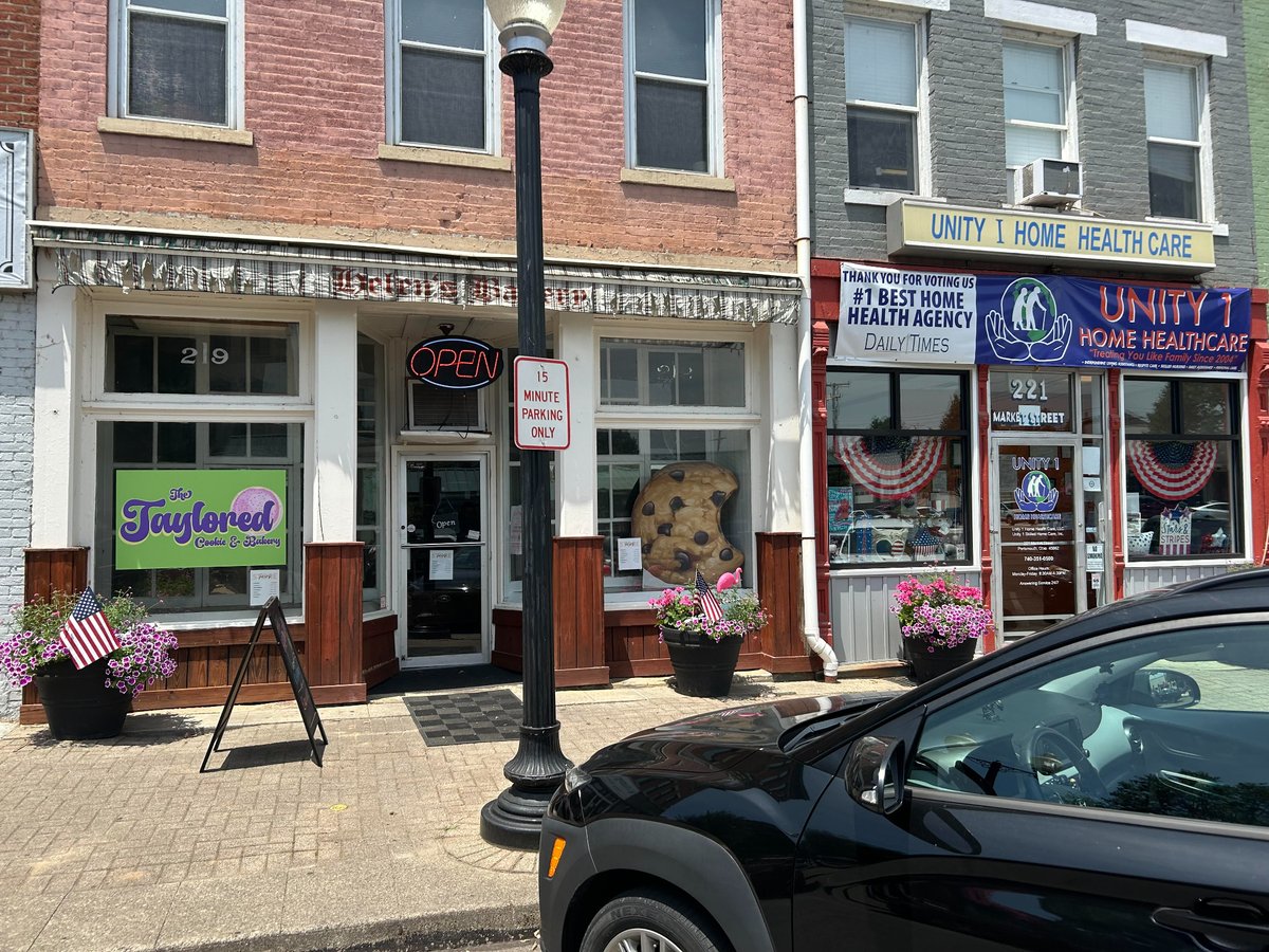 Unity1_HHC's tweet image. At Unity 1, we cherish the opportunity to step next door and savor the delicious treats from The Taylored Cookie and Bakery, located on Market Street. We highly recommend grabbing one of their delightful snacks, hopefully on your way into our office
#PortsmouthOhio #MarketStreet