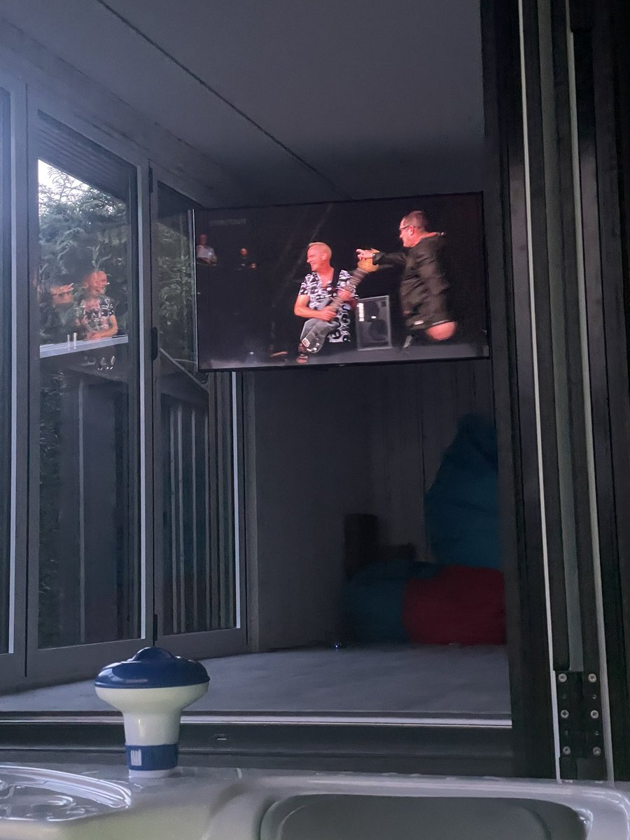 Claire Cleevely tweet media