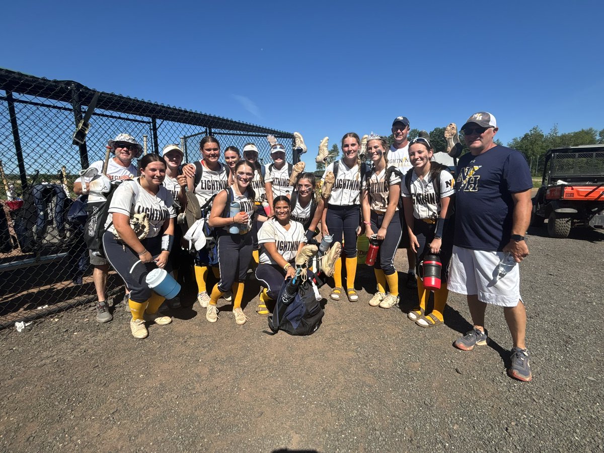nhlightning's tweet photo. Pelletier 16U goes 3-0 on the day with a 4-0 win over Connecticut Bombers, a 5-2 win over Adirondack Pride and a thrilling comeback from behind 3-2 walk off win on a suicide squeeze over Lady Dukes. https://t.co/POaSnTiP30