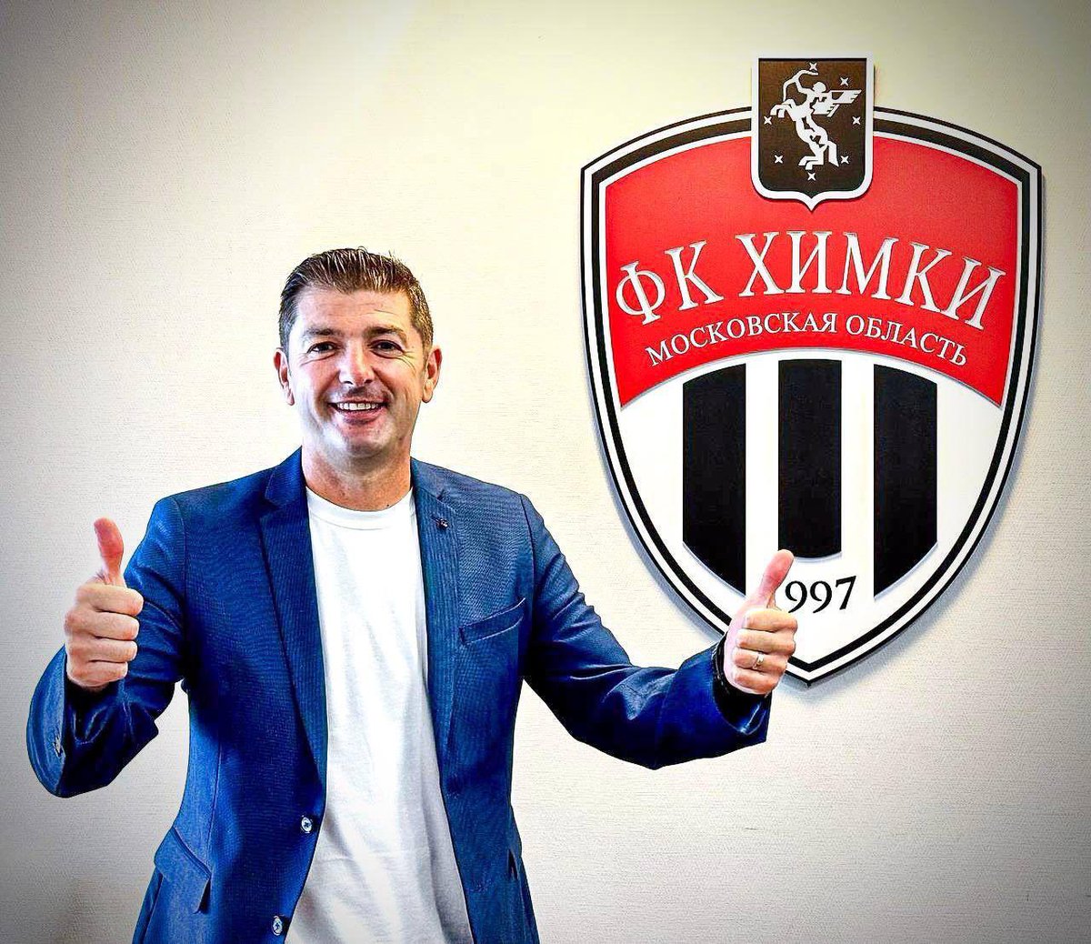 josepcapdevila's tweet photo. El ex técnico azulgrana @FrancArtiga ya tiene nuevo equipo. Tras su etapa en el Rodina, sube un peldaño y ha firmado por dos temporadas por el Khimki FC de la Premier League Russa. Molta sort!!! https://t.co/mlhjKIq7Yb