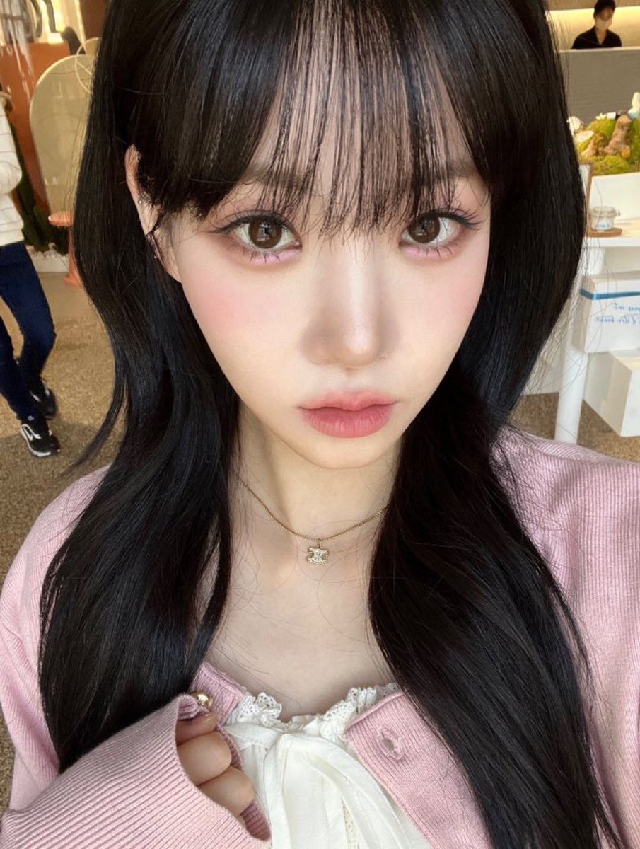 hwnglive's tweet photo. the pink is so cute I LOVE U!!!!!!!!!! https://t.co/yeQefB82Ni