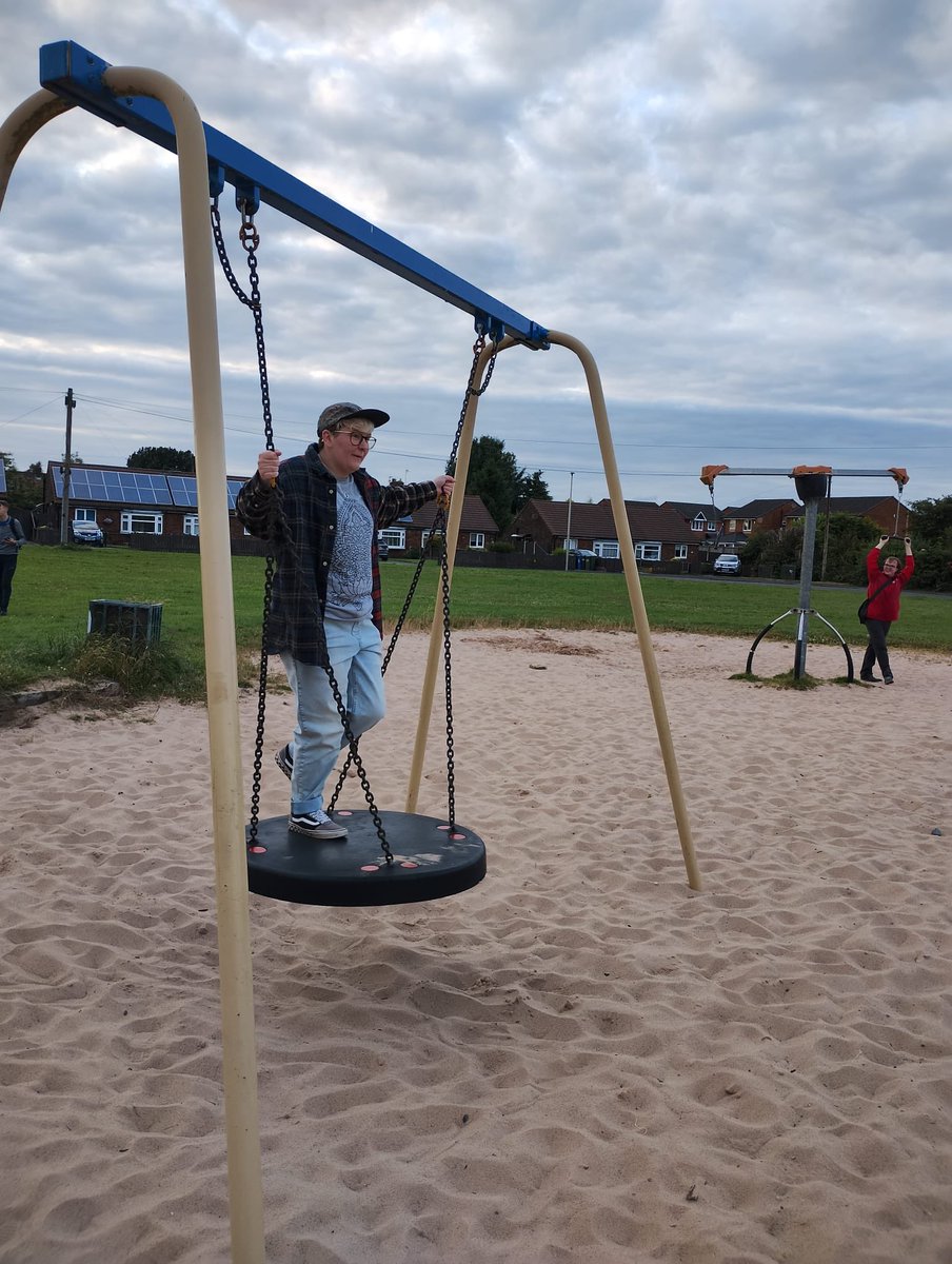 Out in Leigh and Lowton, speaking to voters about Labour’s plan for our towns.

The ‘big’ kids even had time for a play on the park 😅