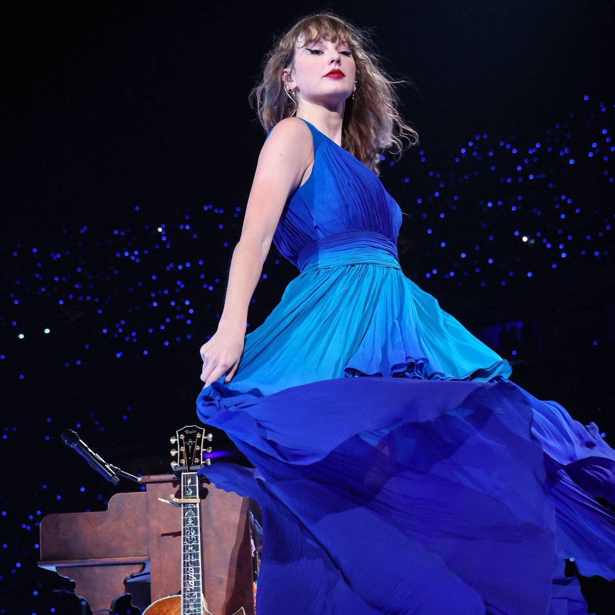| Taylor Swift has officially performed ALL songs from "folklore" live on 'The Eras Tour'! #DublinTSTheErasTour | Taylor Swift has officially performed ALL songs from "folklore" live on 'The Eras Tour'! #DublinTSTheErasTour