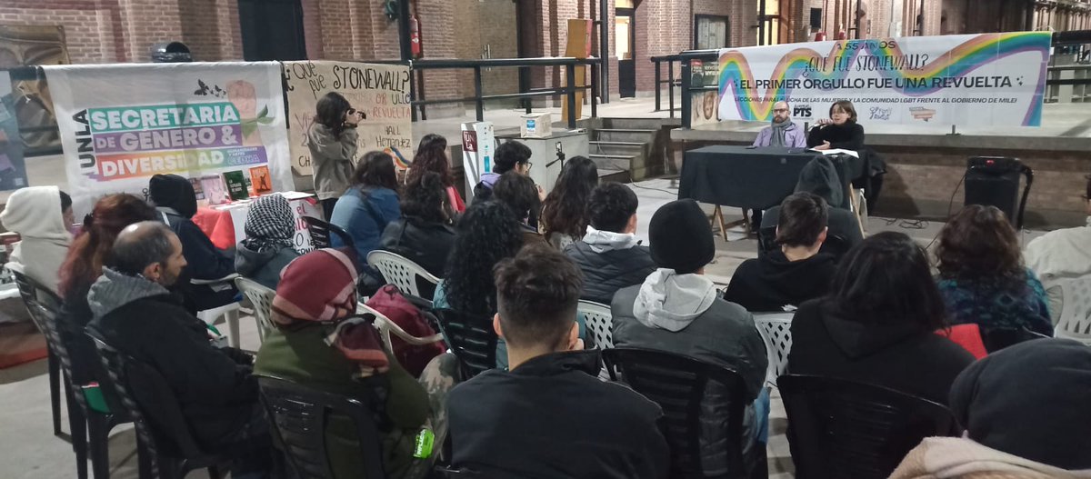 megyluz's tweet photo. Ya empezó la charla a 55 años de Stonewall impulsado por la Secretaria de Género y Diversidad del CEDHA  en la Universidad de Lanús. 

🌈El primer orgullo fué una revuelta ✨
Algunas lecciones para pensar la lucha de las mujeres y diversidades frente al gobierno de Milei

#pride https://t.co/rH7HdMzHTr