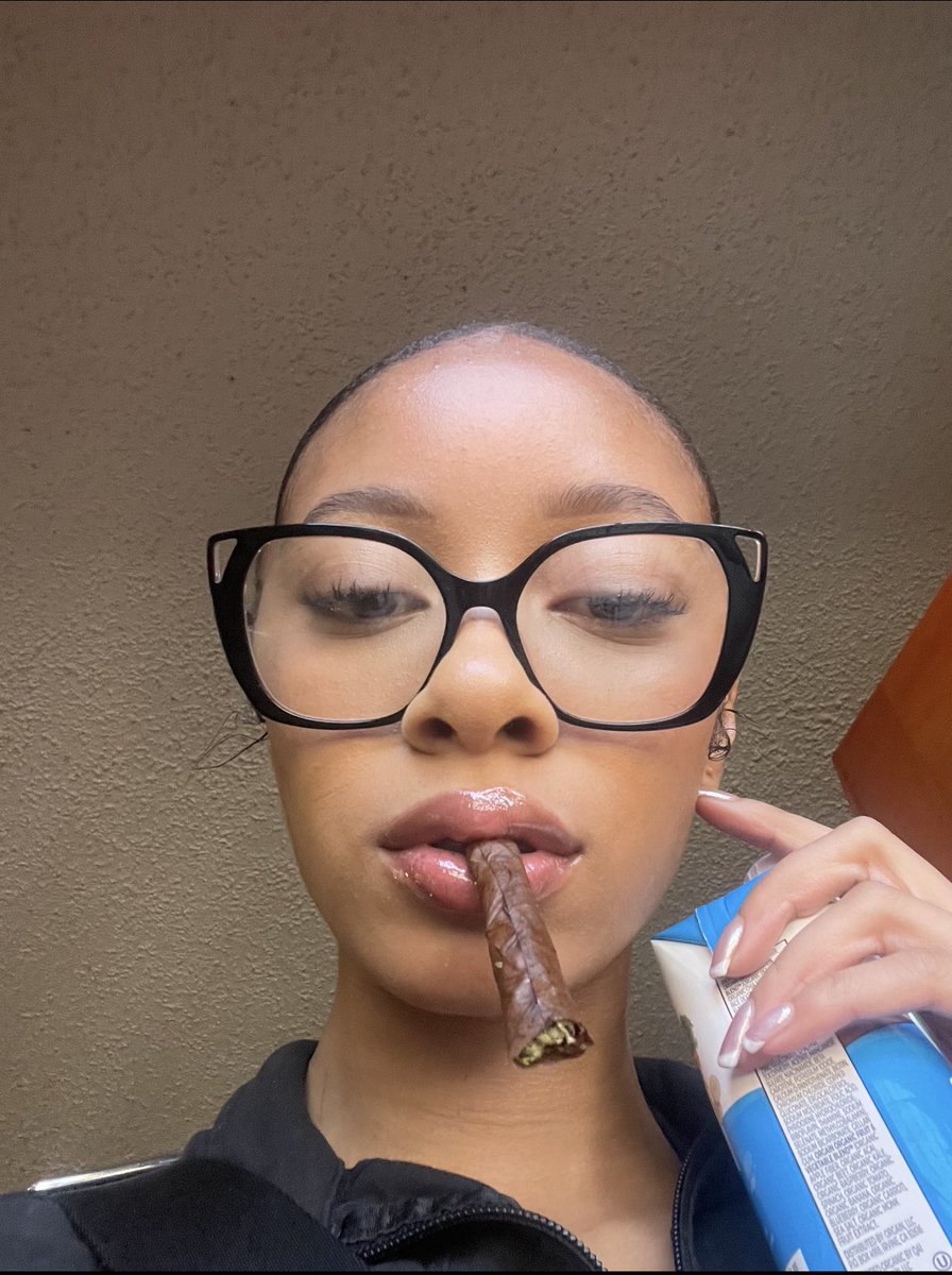 Layz1o's tweet image. me and my coke bottles🥰