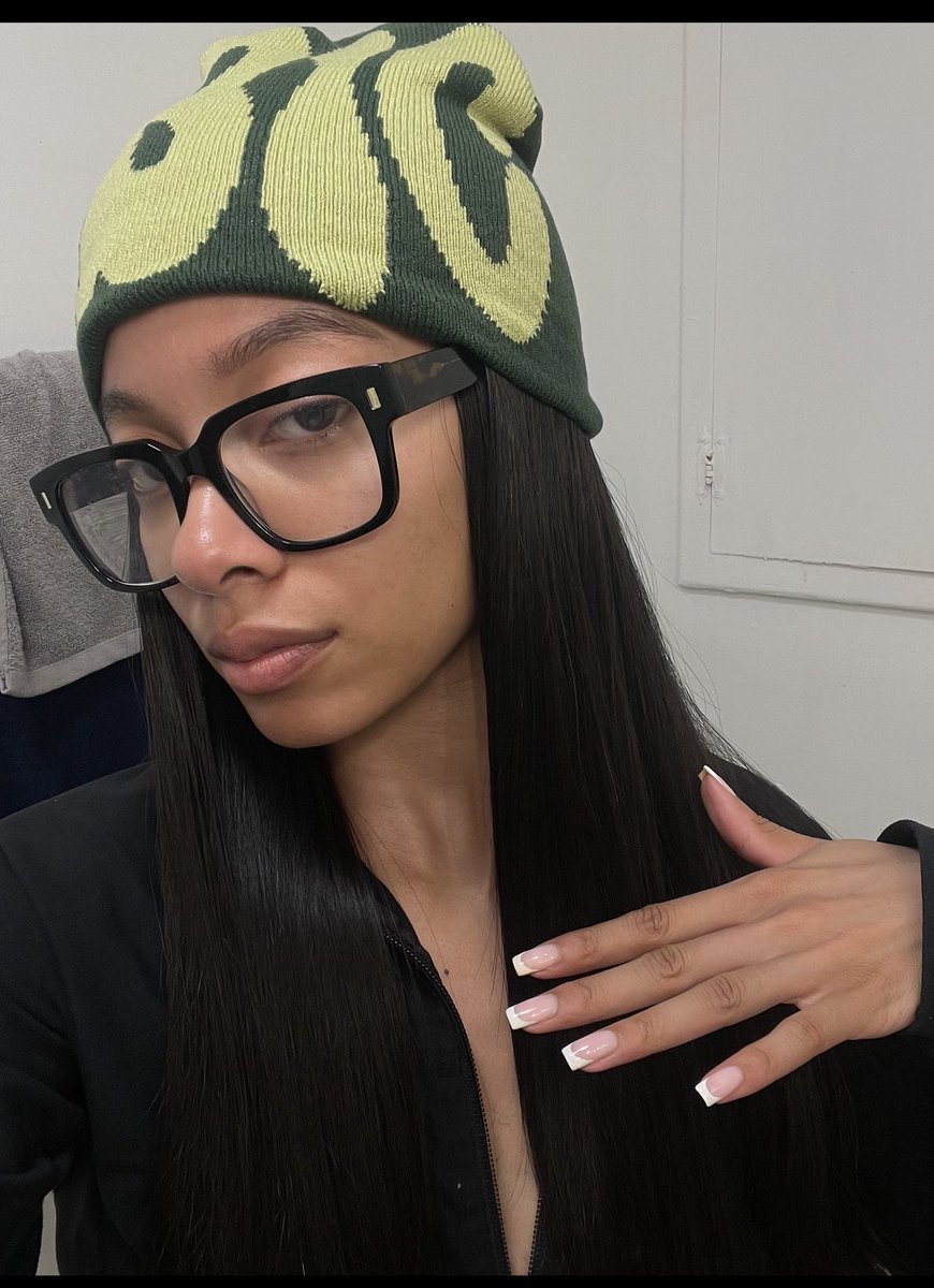 Layz1o's tweet image. me and my coke bottles🥰