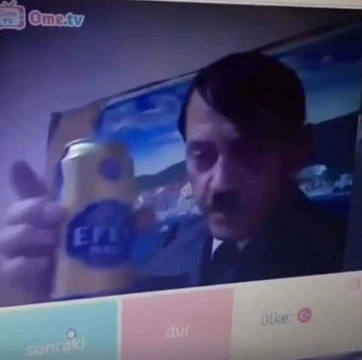 babasinin genclik capkinliklarini dinlerken kizlar