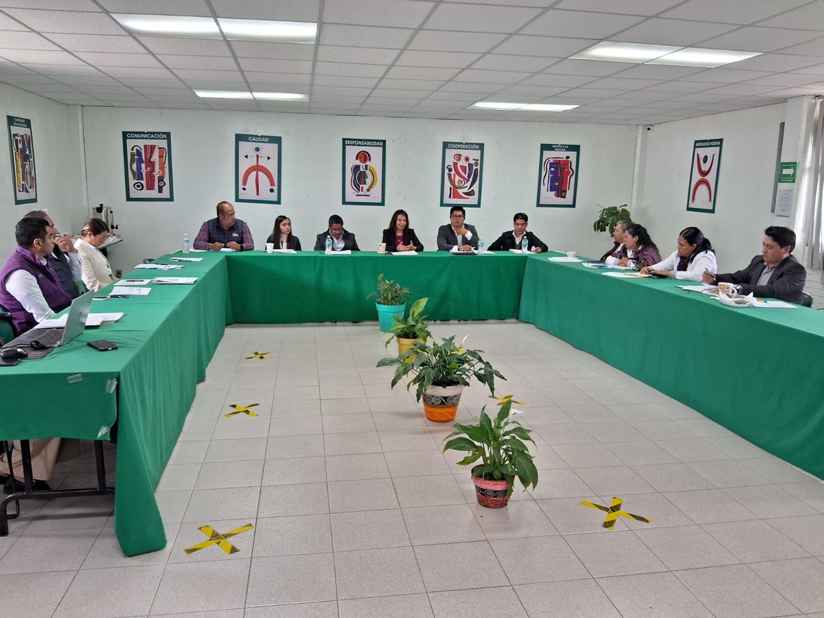 CemVillaVict's tweet photo. Celebramos la 2da. reunión del Comité de Vinculación del Plantel Villa Victoria, agradecemos la presencia del sector público y privado  para fortalecer alianzas.
#ApasionadamenteCONALEP
#25AñosApasionadamente https://t.co/UC6HNTXfEI