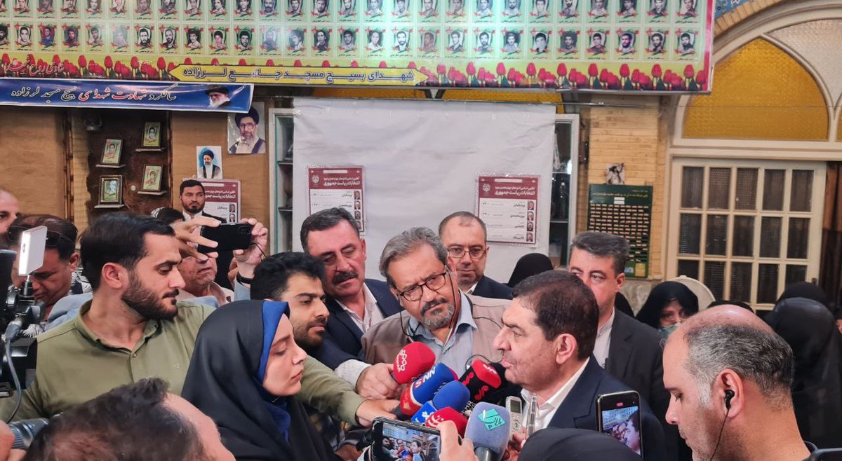 mohamadlashkarb's tweet photo. ای کاش قسمت باشه شما بیشتر واسه ملت کار کنی چون از جون و دل مایه میذاری خسته نباشی دکتر #مخبر ❤️ https://t.co/V3LSrlbUbc