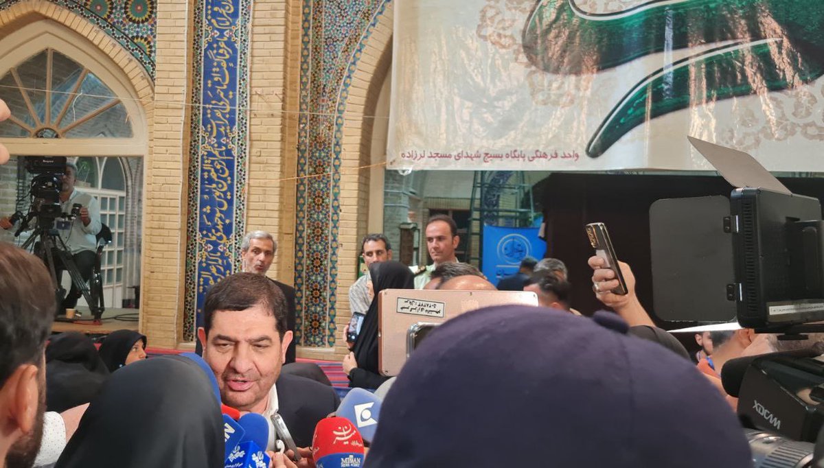 mohamadlashkarb's tweet photo. ای کاش قسمت باشه شما بیشتر واسه ملت کار کنی چون از جون و دل مایه میذاری خسته نباشی دکتر #مخبر ❤️ https://t.co/V3LSrlbUbc
