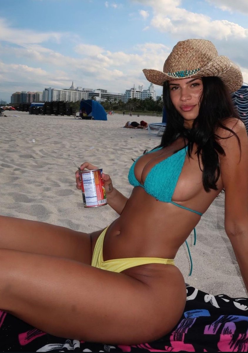 Chode_Alex's tweet photo. @hotgirls2323 https://t.co/VvUAKXW9k7