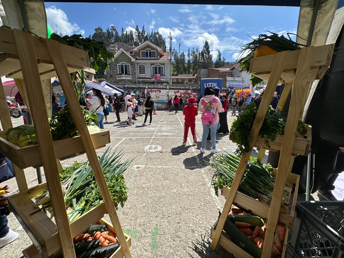 DesSocCuenca's tweet photo. ¡El #PAUR del @municipiocuenca estuvo presente hoy en la feria interinstitucional celebrada en #Sayausi con motivo de las Fiestas de Parroquialización! 🎉 Un gran encuentro con la comunidad para seguir construyendo juntos.
@czamoramatute https://t.co/F9vznBPhbP