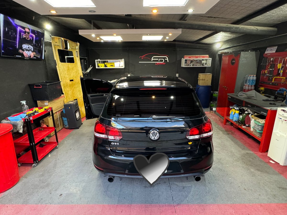 fda_tapizados's tweet photo. Brindamos solución al típico defecto de desprendimiento de techo, en este caso vw golf gti interior negro. #gti #Golf #mk6 #BLACK https://t.co/FEzxJK3TCF
