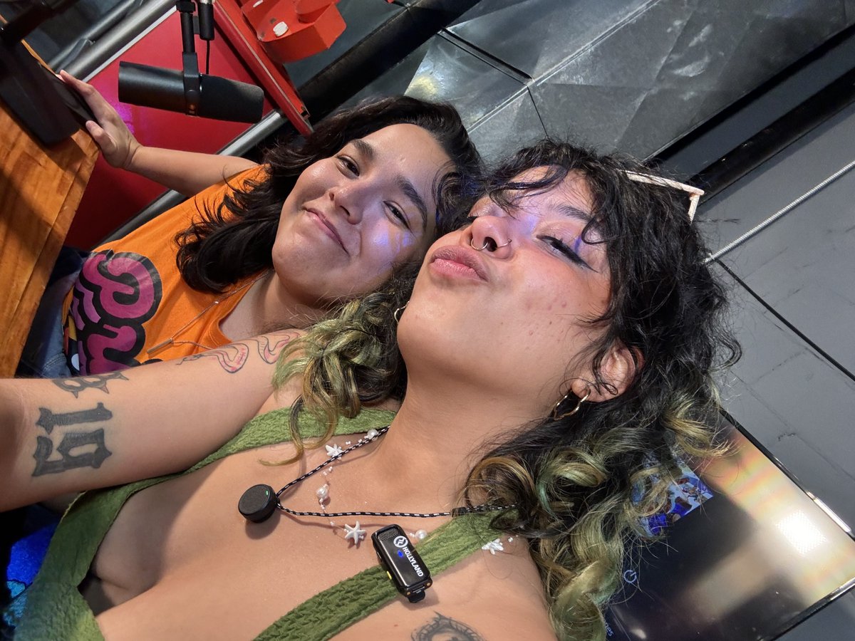 Politikmnte's tweet photo. Su #Podcast diverso🏳️‍⚧️#SinFallas 🎙️ 🏳️‍🌈 hoy cambio de locación .

¡Muchas gracias a @yaelGlopez_ y todo el equipo de Ranger Park! 

No se pierdan este próximo capítulo con nuestra gran invitada @SoyJulianFX y por supuesto nuestras host @millennialzeta, Korina y Alexis 🔥 https://t.co/CGQwntxbjf
