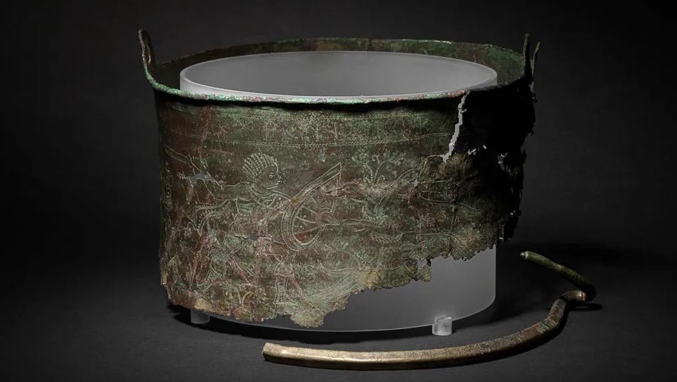 haveigotnews's tweet photo. In Suffolk, missing pieces of a 6th-century bucket have been unearthed – it's believed the leaky item was created by one of Britain's earliest privatised water companies https://t.co/ii3NRgpYDe