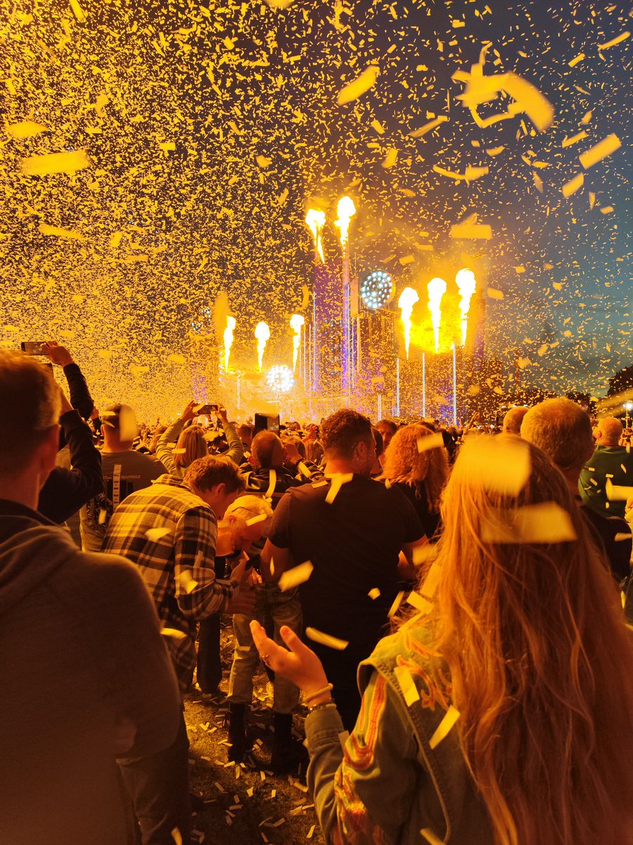 TESTIMIST (René van Veldhuijzen) tweet media