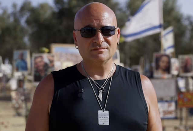 DISTURBED's DAVID DRAIMAN Records A Cappella Version Of 'The Sound Of Silence' With Israel's HELLSCORE blabbermouth.net/news/disturbed…