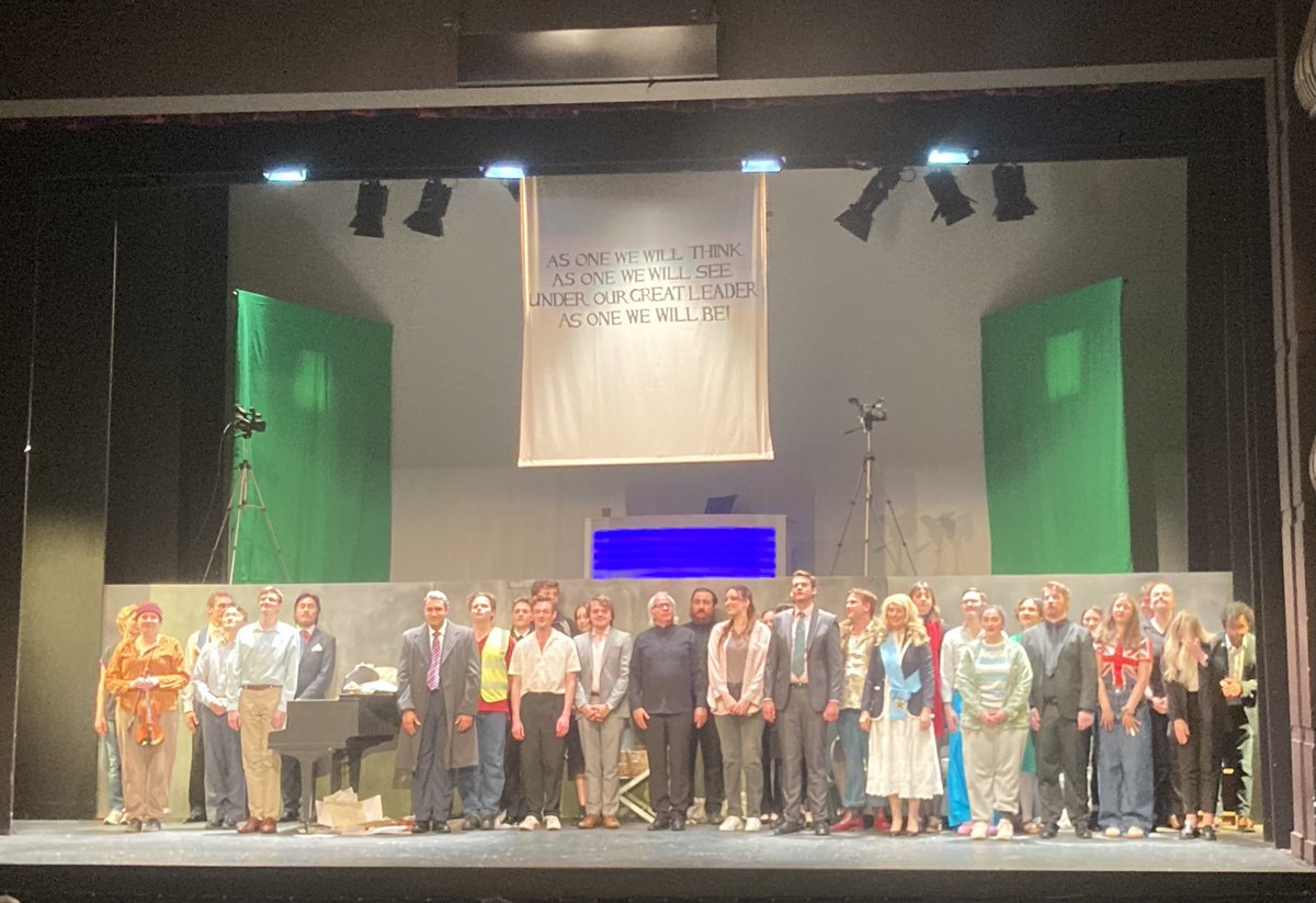 carolinefrmus's tweet image. Curtain call after 6 hugely varied operas - excellent performances and staging. Jasmine Morris &amp;amp; Connie Harris were standout composers: compelling scores with real dramatic force. And we ended with a hilarious political satire! #RCMlive