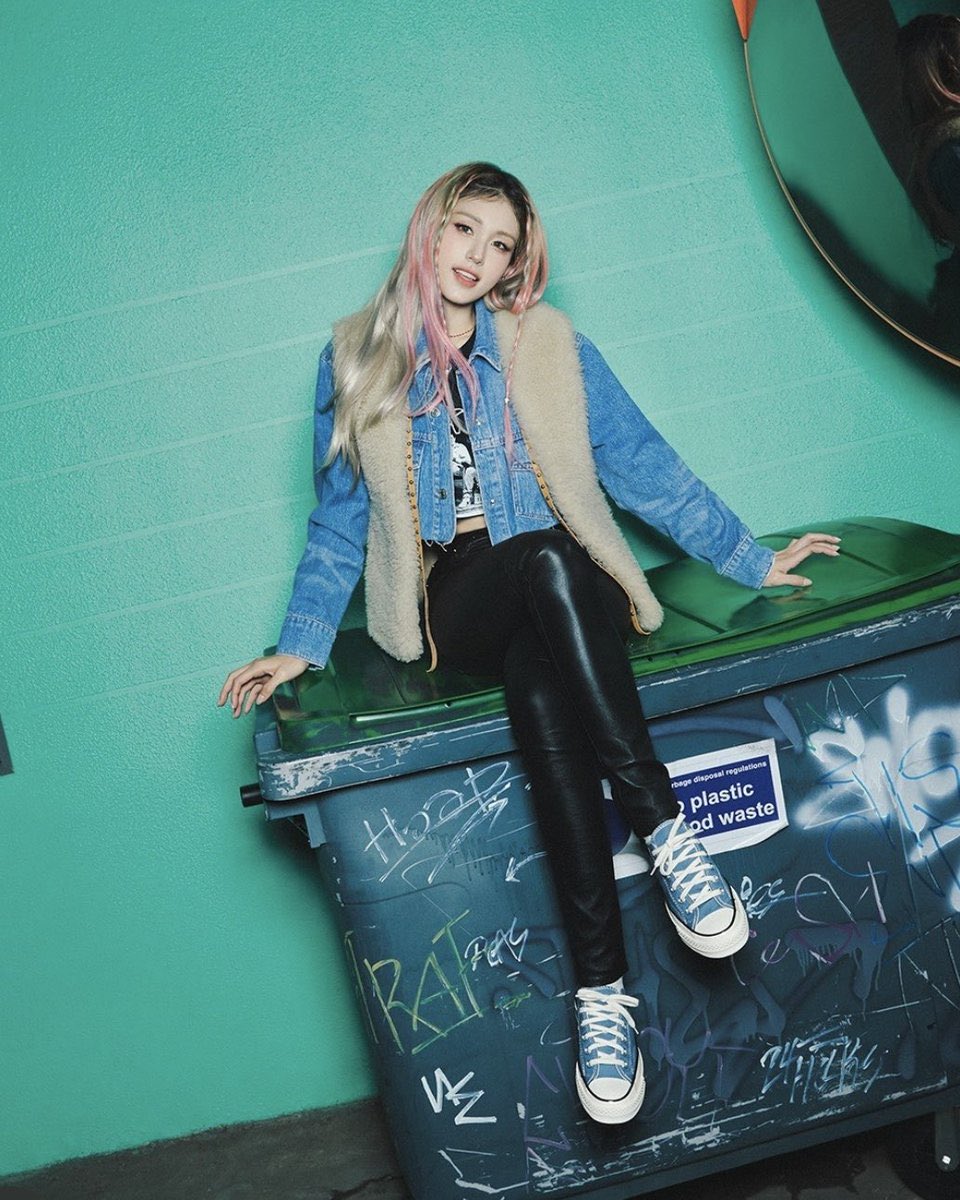 GM_AURA's tweet photo. 240628 | NEW! #HELA é o rosto da nova campanha comercial da CONVERSE JP, transmitida em todo território japonês! 🐇
#AURA #HELA #헬라 #CONVERSEJP #GMPUBLI https://t.co/4Lu6nebeo3