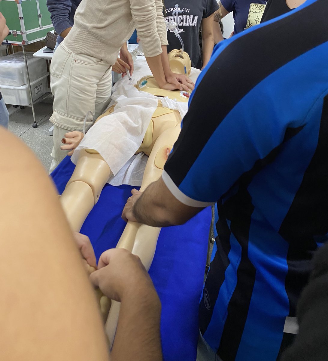 estevamstudy's tweet image. dia de simulação de suporte avançado de vida ❤️‍🔥❤️‍🔥❤️‍🔥 caótico mas muito bom