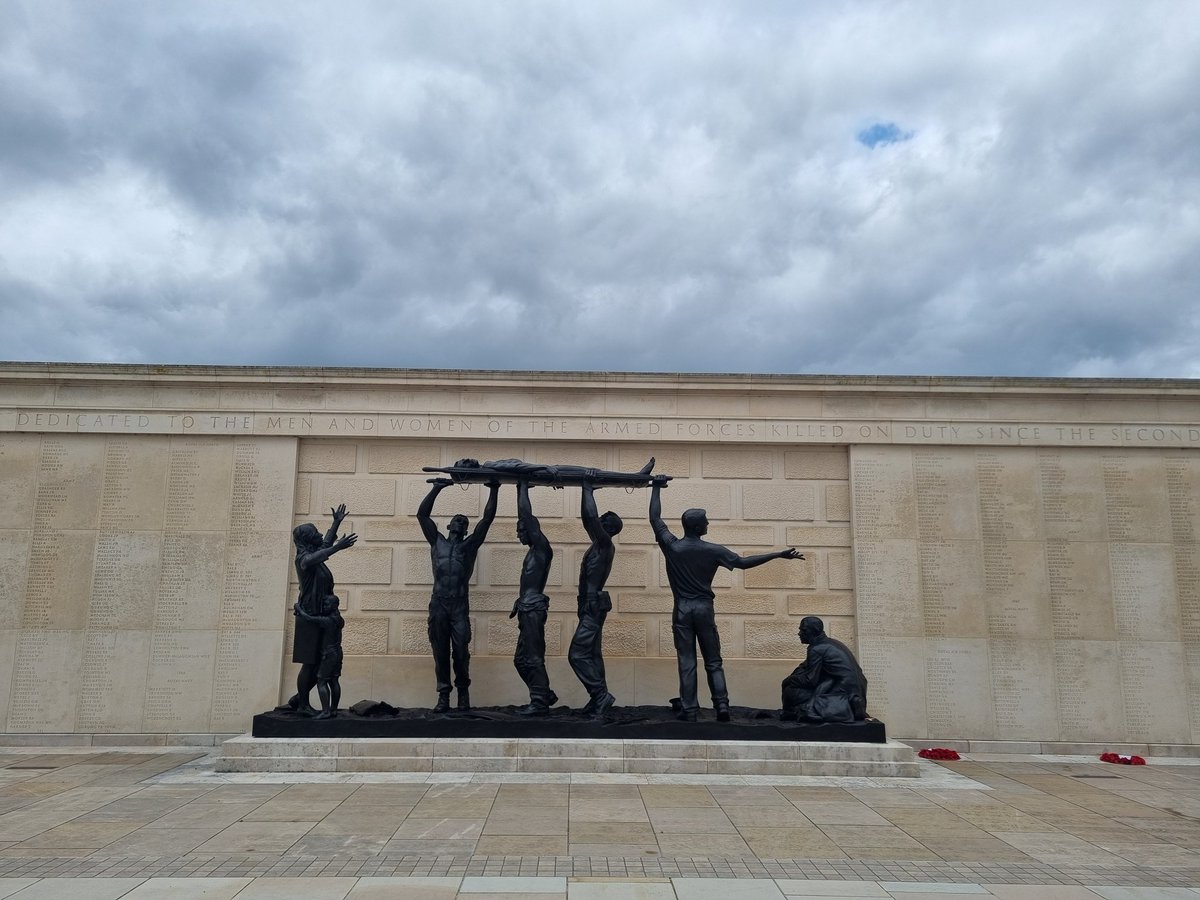 _Pea_77's tweet photo. @Nat_Mem_Arb wonderful gardens #DukeOfLancasters #RoyalArmyMedicalCorps #TheParachuteRegiment #RoyalElectricalAndMechanicalEngineers Xx https://t.co/2F09PORFKk