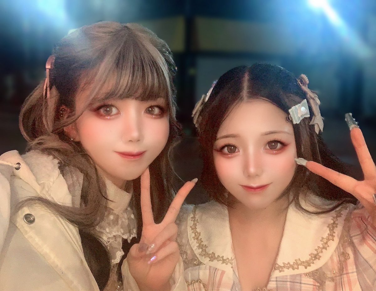 akb_flower's tweet photo. 6月29日（土）　flower本日の出勤メンバー🧸

🎂かれん@Karen_Yakezake
🌸なつ@_Flower_natsu
🌸ぴの@pin0_sub
🌸りか@flower_rikaam
👿らん
🌸さくら@sak_suk_skr

ドーナツ🍩美味しい土曜日！！！
本日もかれんママのバースデーイベント本番です🧸
まだまだ沢山のお祝いお待ちしております🐰🥕 https://t.co/qAg5kdTLkO