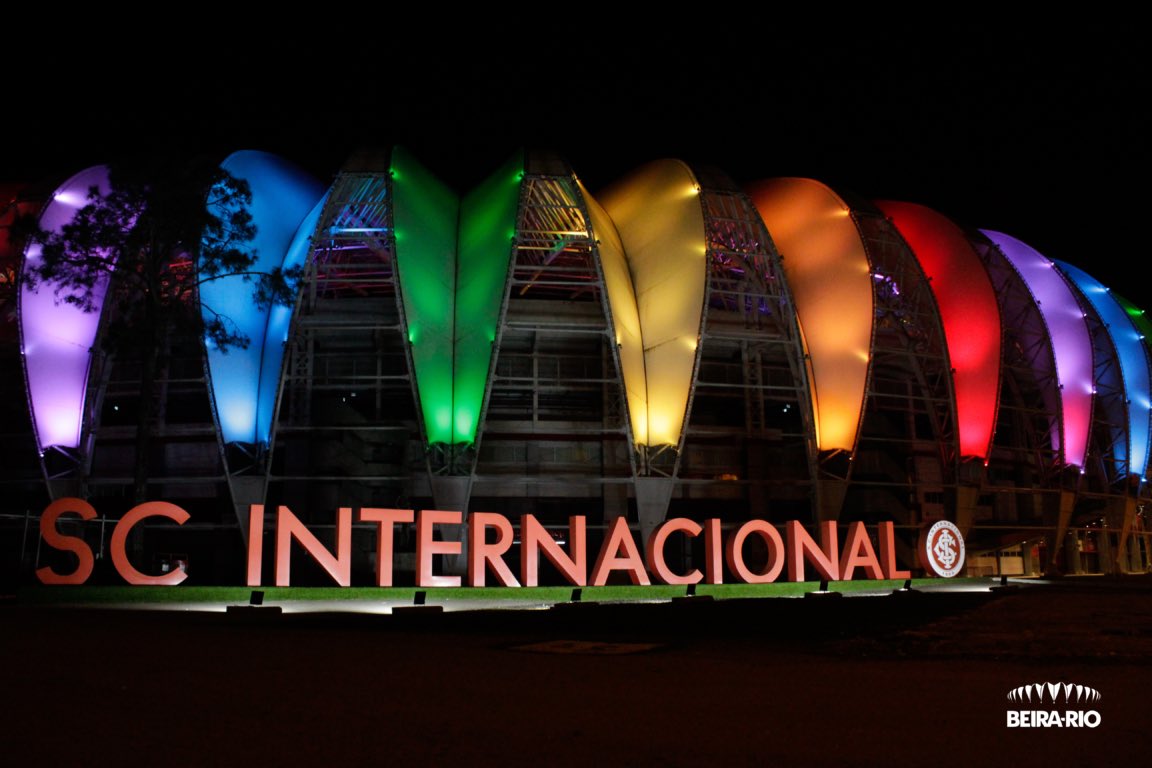 Hoje, o Beira-Rio está iluminado com as cores da bandeira LGBTQIAPN+, representando a luta contra o preconceito e a intolerância. 🏟🏳‍🌈

🌈 Saiba mais! tinyurl.com/DiadoOrgulho